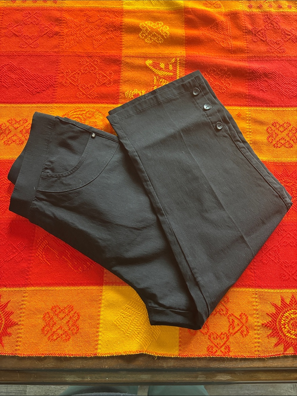 NWOT Women’s Black Stretch Ankle Crop Pants With Rhinestone Detailing